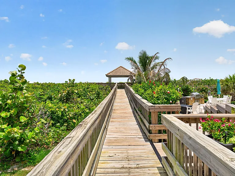 4180 N Highway A1a Hwy #604 — Photo 37