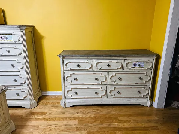 106 N Live Oak St, Geneva, AL 36340