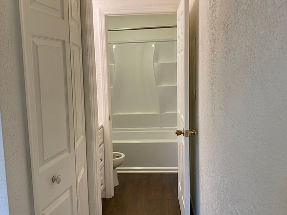 5th image of 414 Terrace Rd APT C