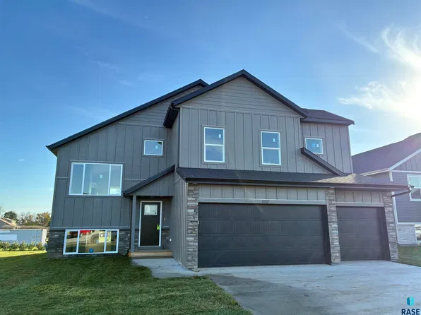 1007 Estate St, Harrisburg, SD 57032