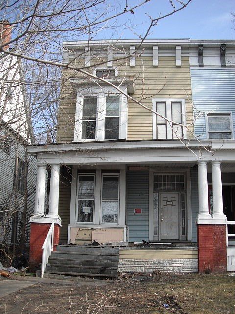 1st image of 172 2nd Ave