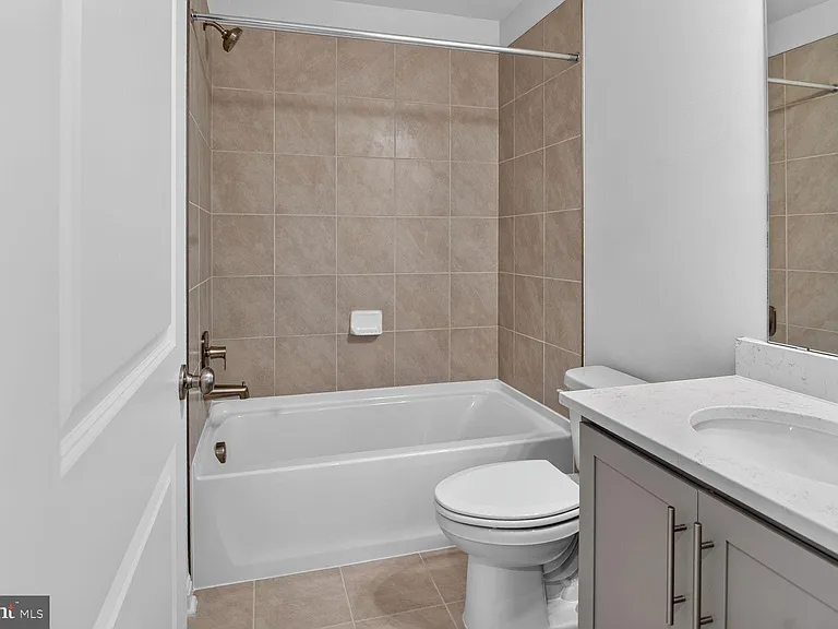 29 Merion Ave — Photo 16