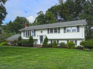 91 Randall Dr, North Haven, CT 06473