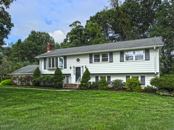91 Randall Drive, North Haven, CT 06473