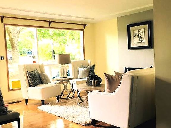 Picture Window in Living Rm