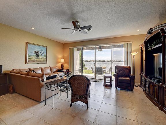 5th image of 78 N Lakeshore Drive #78