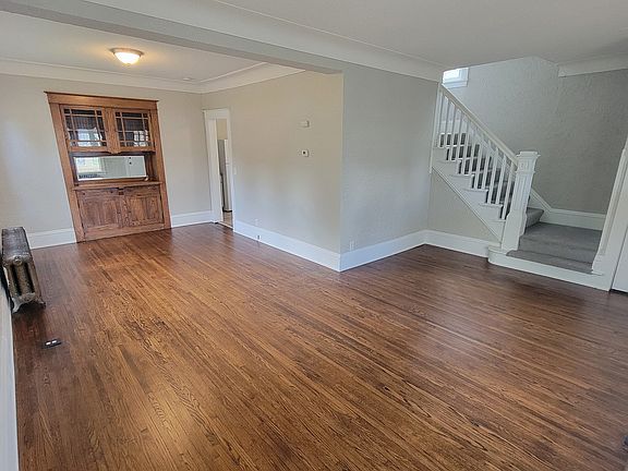 2nd image of 1217 Thomas Ave