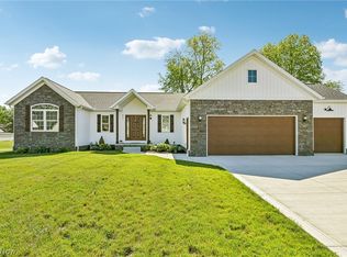 533 E Lakewood Dr, Canal Fulton, OH 44614