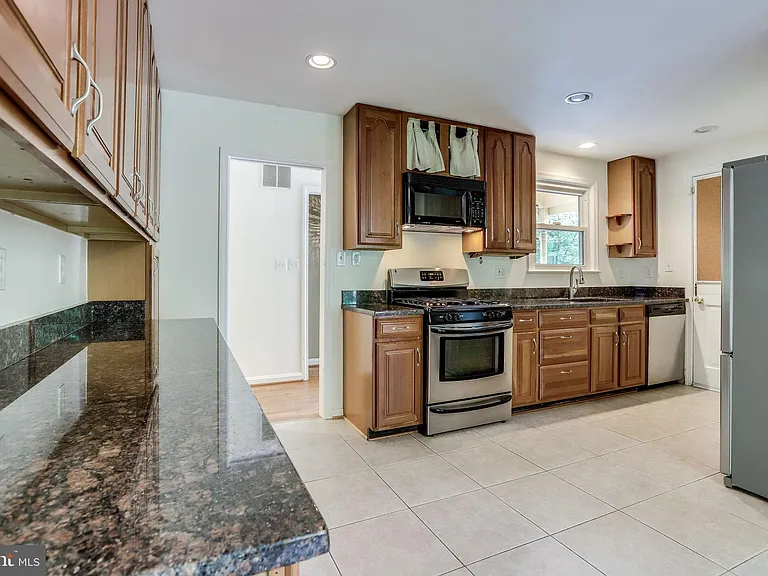 5225 Old Dominion Dr — Photo 13