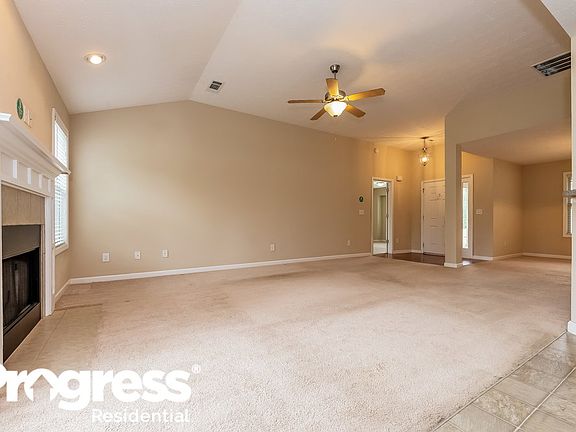 4th image of 21 Saint Charles Pl