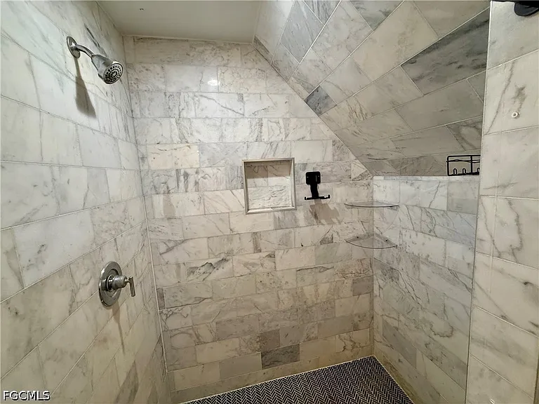 18422 Huckleberry Rd — Photo 24