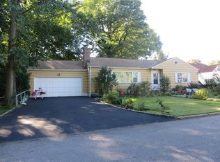 21 Benedict Rd, White Plains, NY 10607