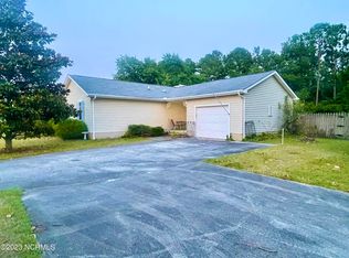 116 E Ivybridge Dr, Hubert, NC 28539