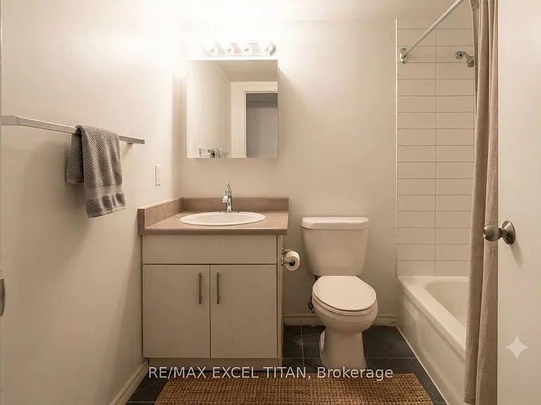 5 Glamorgan Ave #301 — Photo 11