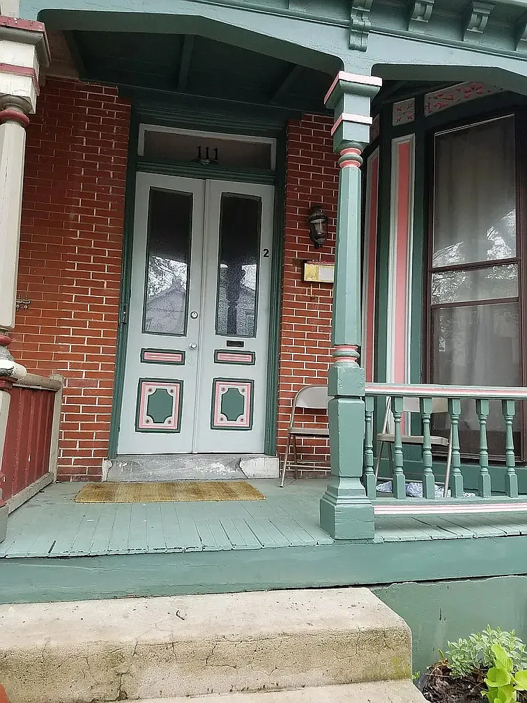 3 bed, 2300 sqft, $2,500 — Photo 1