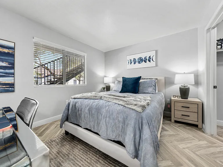 District 5800 Apartment Homes — Photo 8