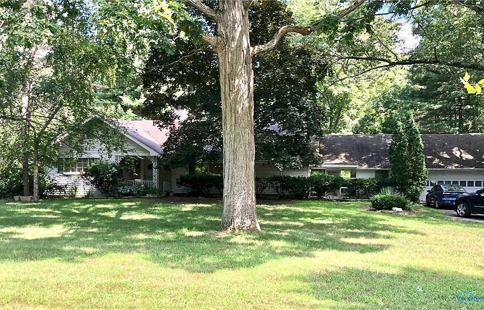 2nd image of 1059 S Irwin Rd