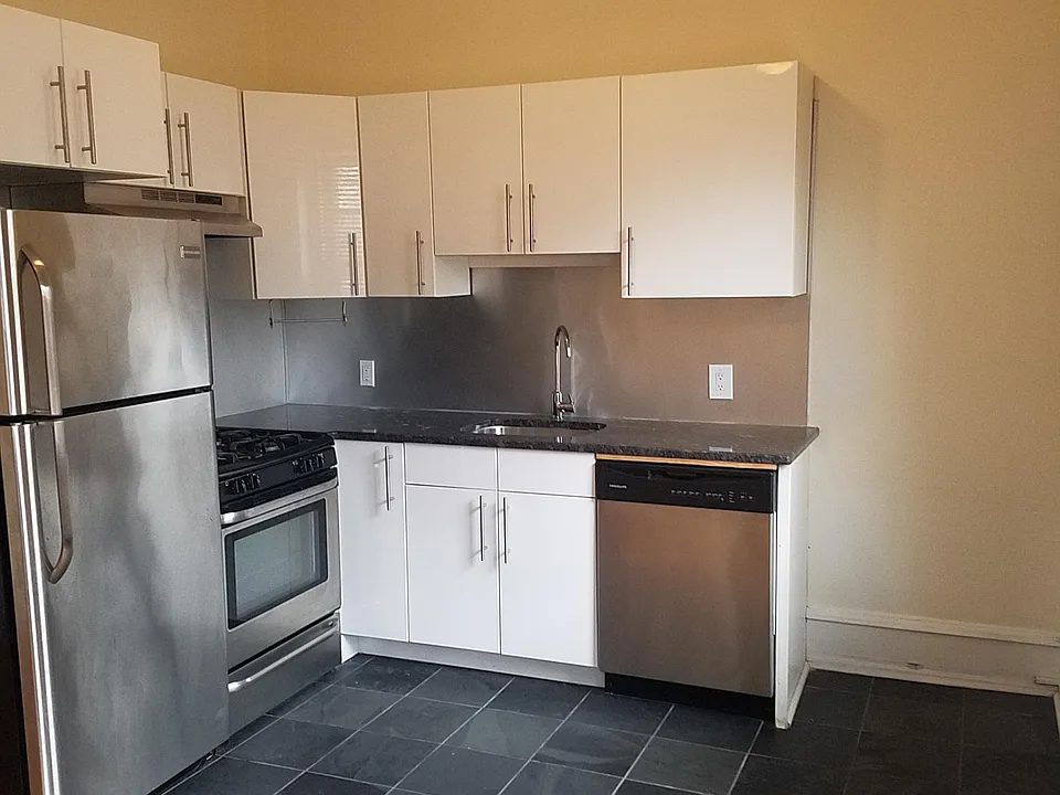 2141 Locust St #3F