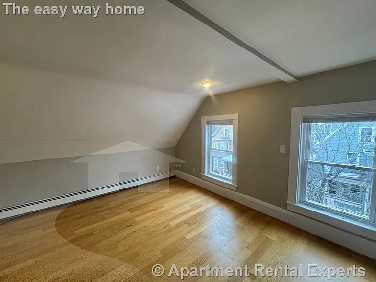 28 Francesca Ave — Photo 3
