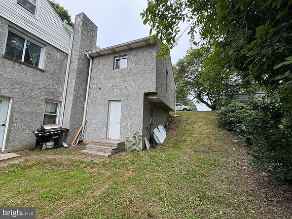 3rd image of 131 Modena Rd