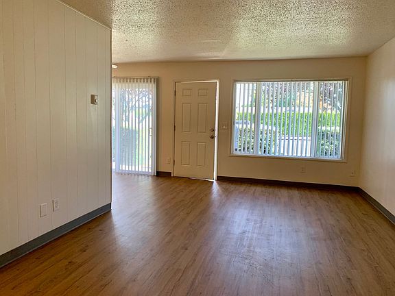 5th image of 815 SE 223rd Ave #16