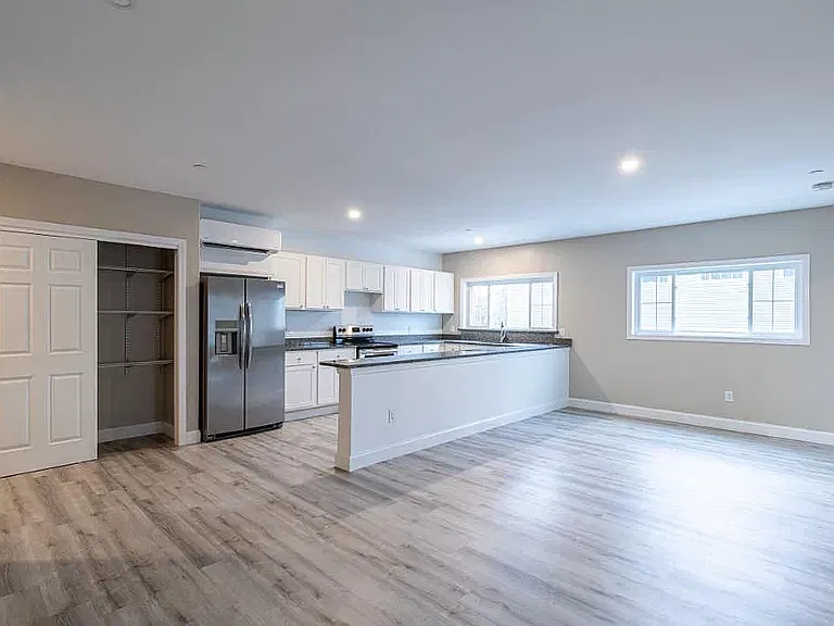 4-8 Jefferson Way