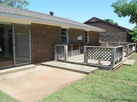 Deck/patio large yard