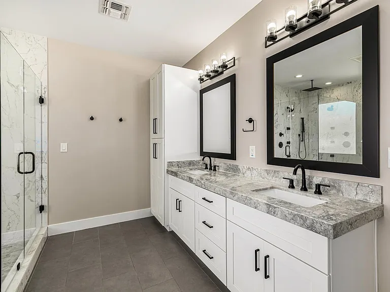 3821 E Devonshire Ave — Photo 11