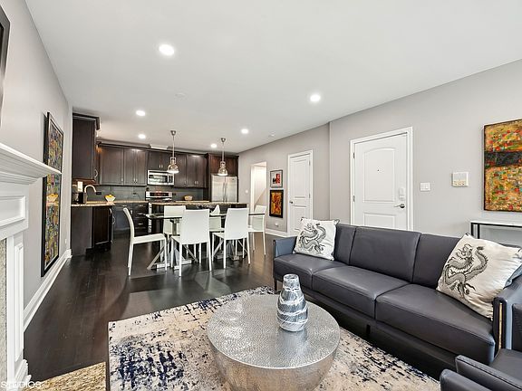 5th image of 1451 W Farragut Ave APT 1E
