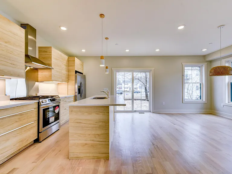 48 Walnut St #1 — Photo 3