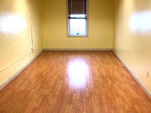 4th image of 305 E Central St