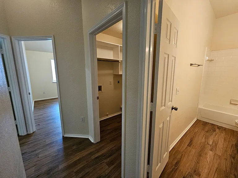 4320 Palmdale Dr — Photo 13
