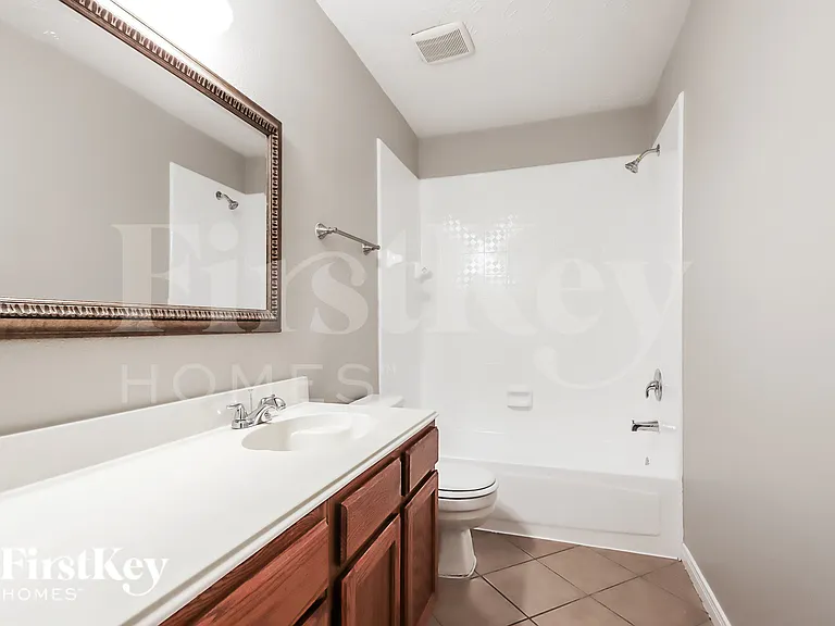 4030 Meadowgold Ln — Photo 12