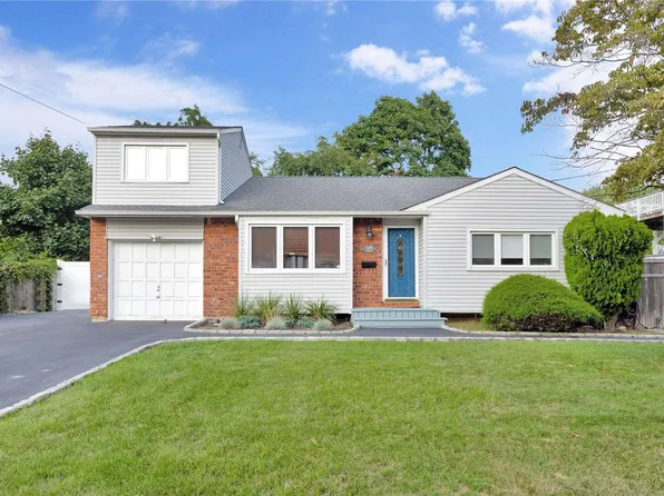 325 W 24th Street, Deer Park, NY 11729