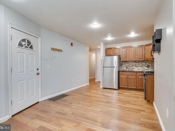662 N 13th St #1, Philadelphia, PA 19123