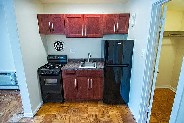 Dore Apartments — Photo 10