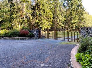 32 Parker Woods Ln, Coupeville, WA 98239