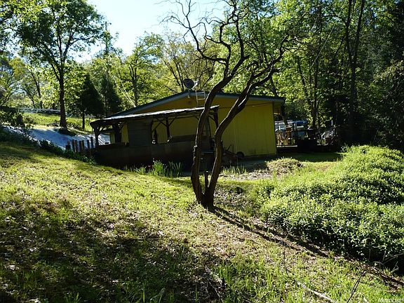 3rd image of 1225 Wildwood Ln