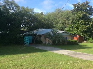 292 Swan Lake Dr, Melrose, FL 32666