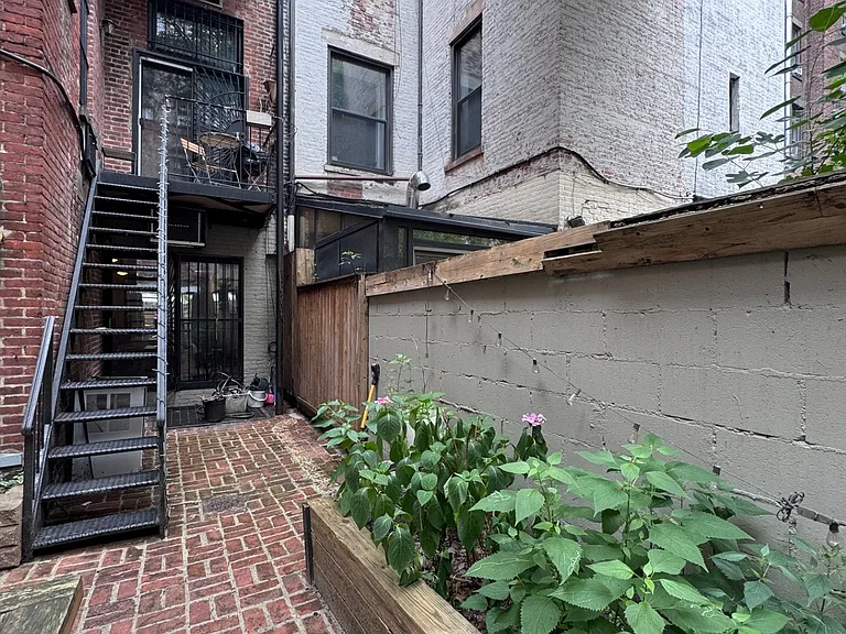 112 W 71st St #2 — Photo 12