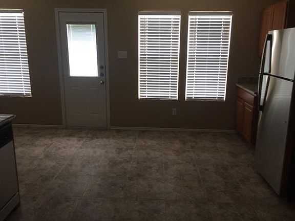 5th image of 544 Keble Dr