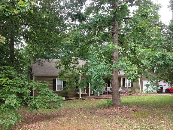 3rd image of 226 Meadowbrook Dr