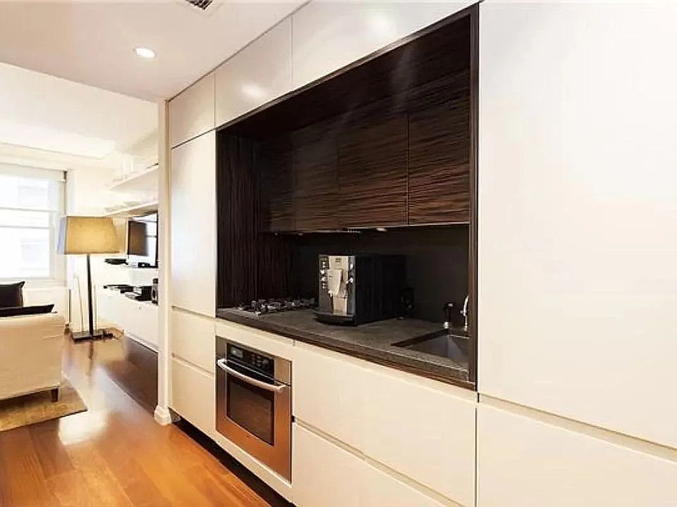 1st image of 55 Wall St APT 808
