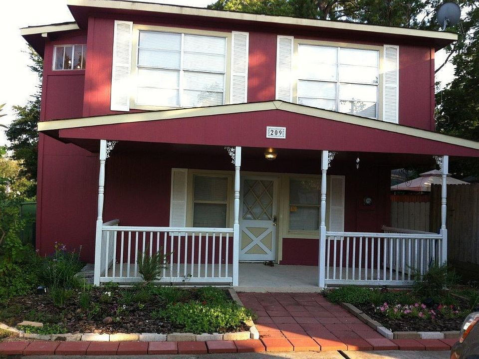 1st image of 209 McPhail St