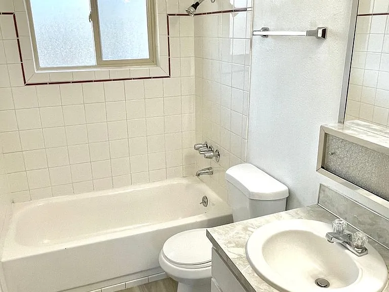9004-9018 NE Oregon St — Photo 7