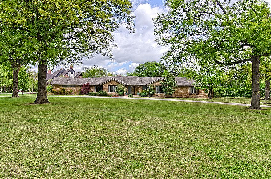 10 N Hampton Rd, Eastborough, KS 67206 Zillow