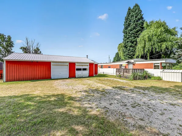 6402 S Oceana Dr, Rothbury, MI 49452