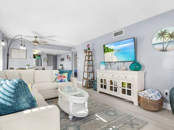 53 High Point CIR W #310, NAPLES, FL 34103