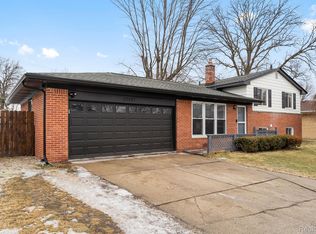 23431 Aviva St, Clinton Township, MI 48035