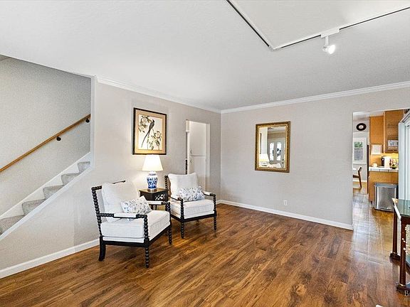 5th image of 2551 Indiana Street